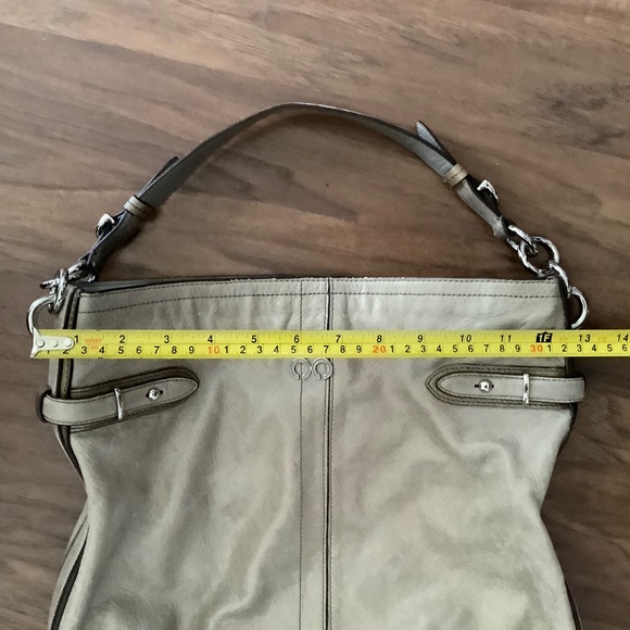 Coach shoulder bag in rich beige leather - Picture 6 of 9